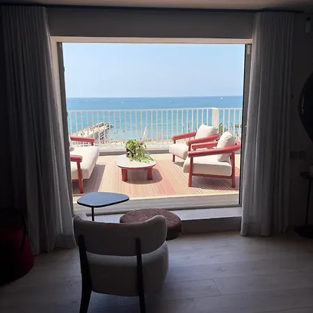 Lägenhet Seazen, Frontline Penthouse In
